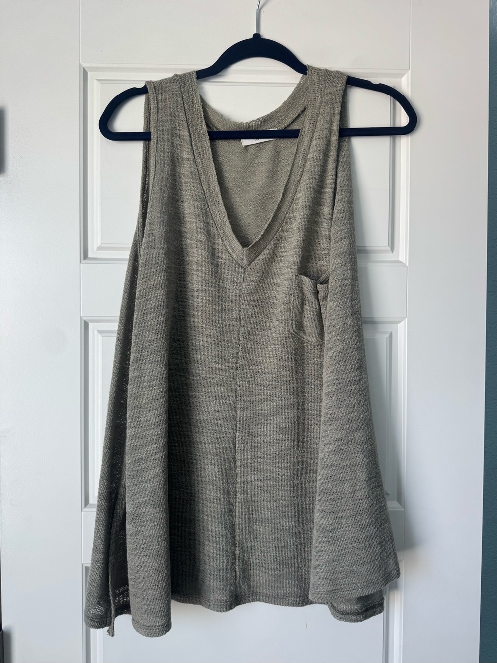 TALULAH V-Neck Sleeveless Knit Tank Top in Taupe